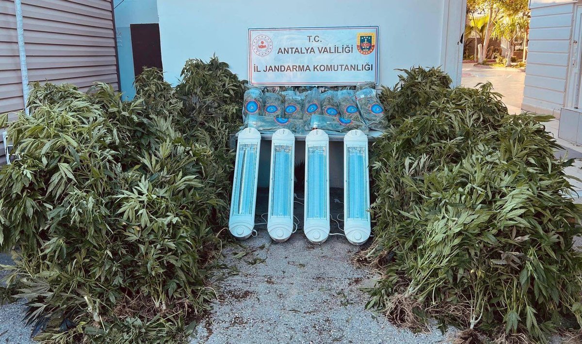 Aksu'da Uyuşturucu Baskını Gerçekleştirildi