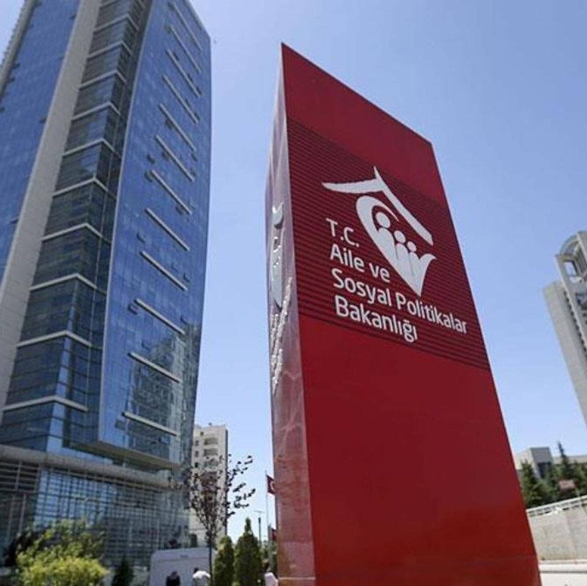 Zeytinburnu’ndaki Anne-Kız Vefatı Üzerine Bakanlıktan Bilgi