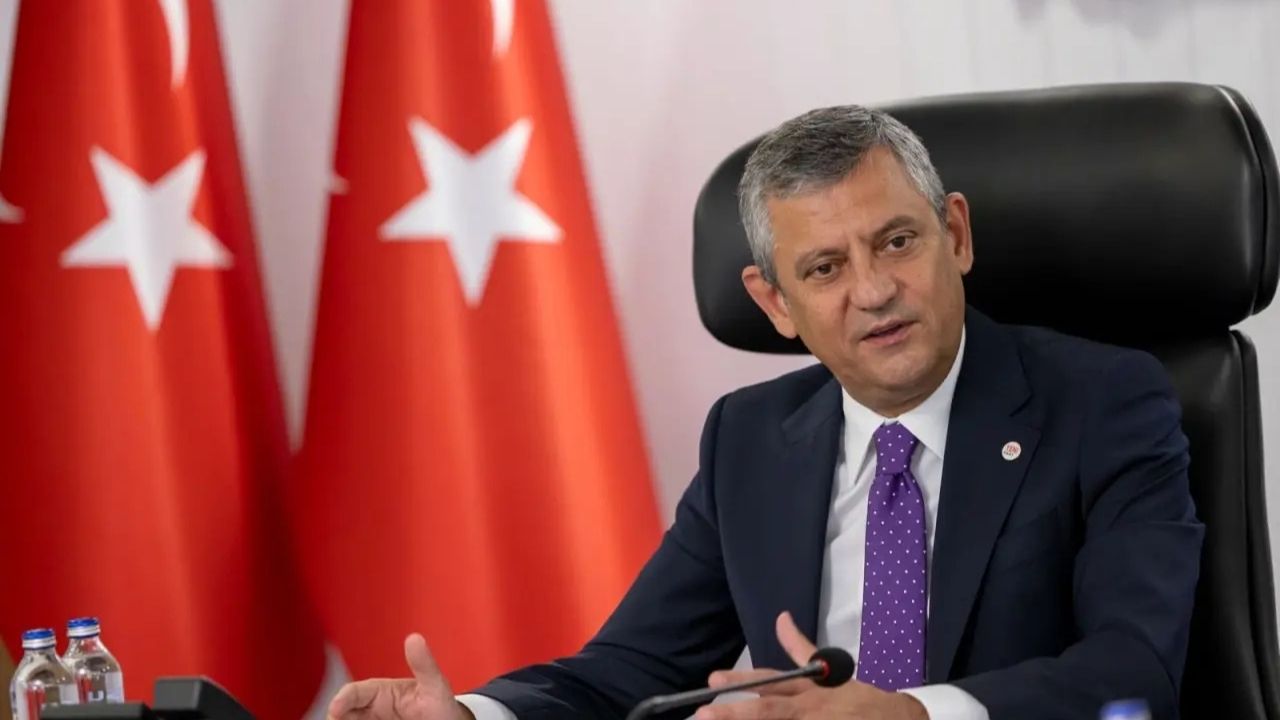 Yeni Parti’nin İsmi Değişecek Mi? Özgür Özel’den Yeni Açıklama