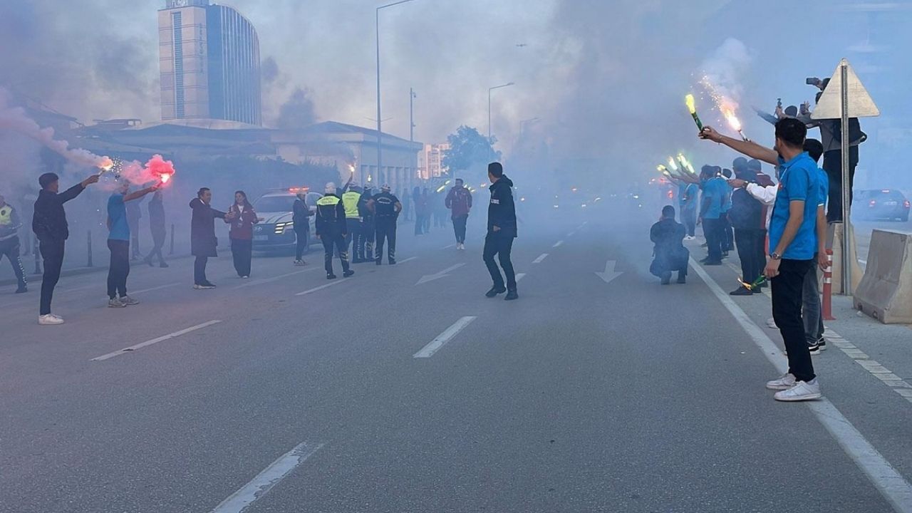 Filistin Milli Takımı’na Konya’da Meşaleli Ve Coşkulu Karşılama