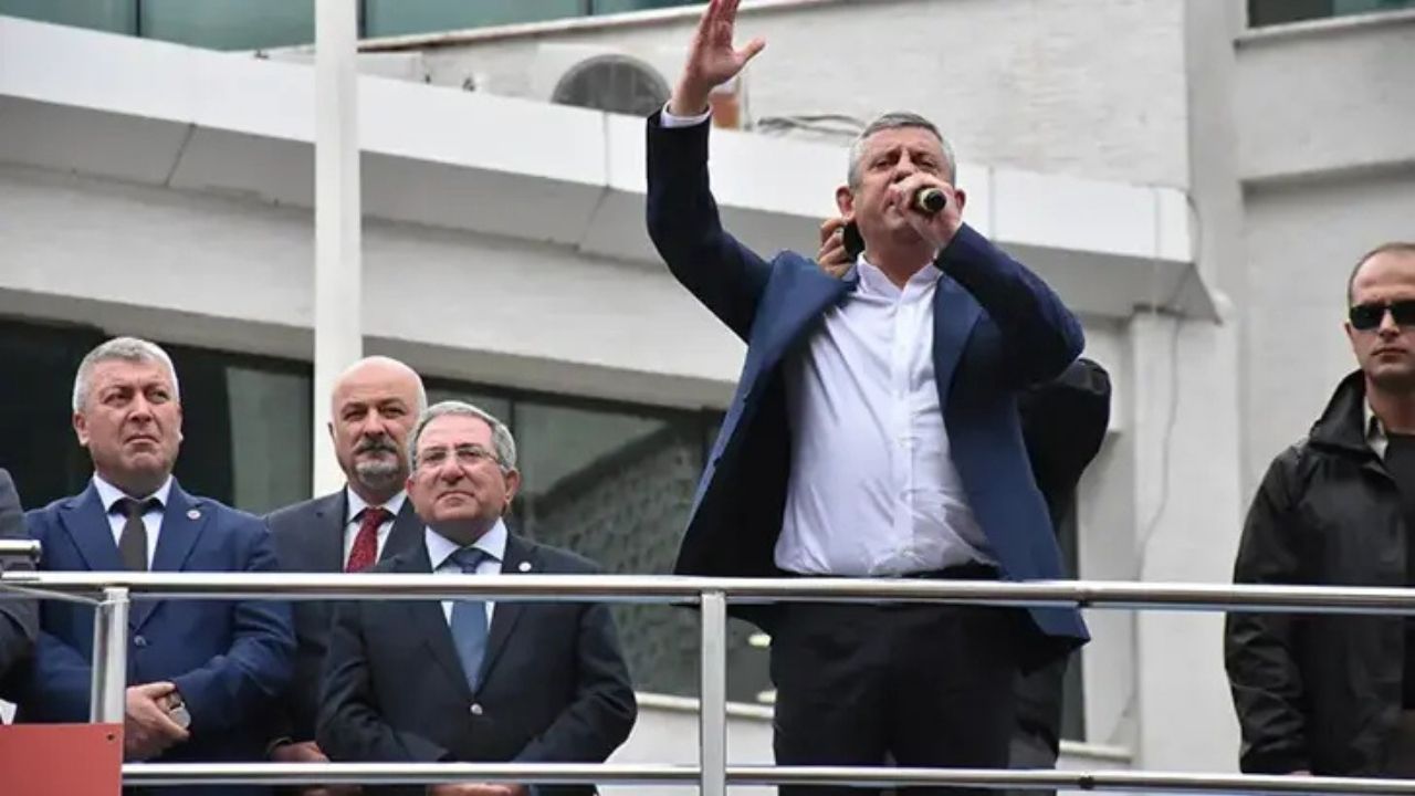Özgür Özel Artvin’de Konuştu: Yenilgiye Alışmayacağız
