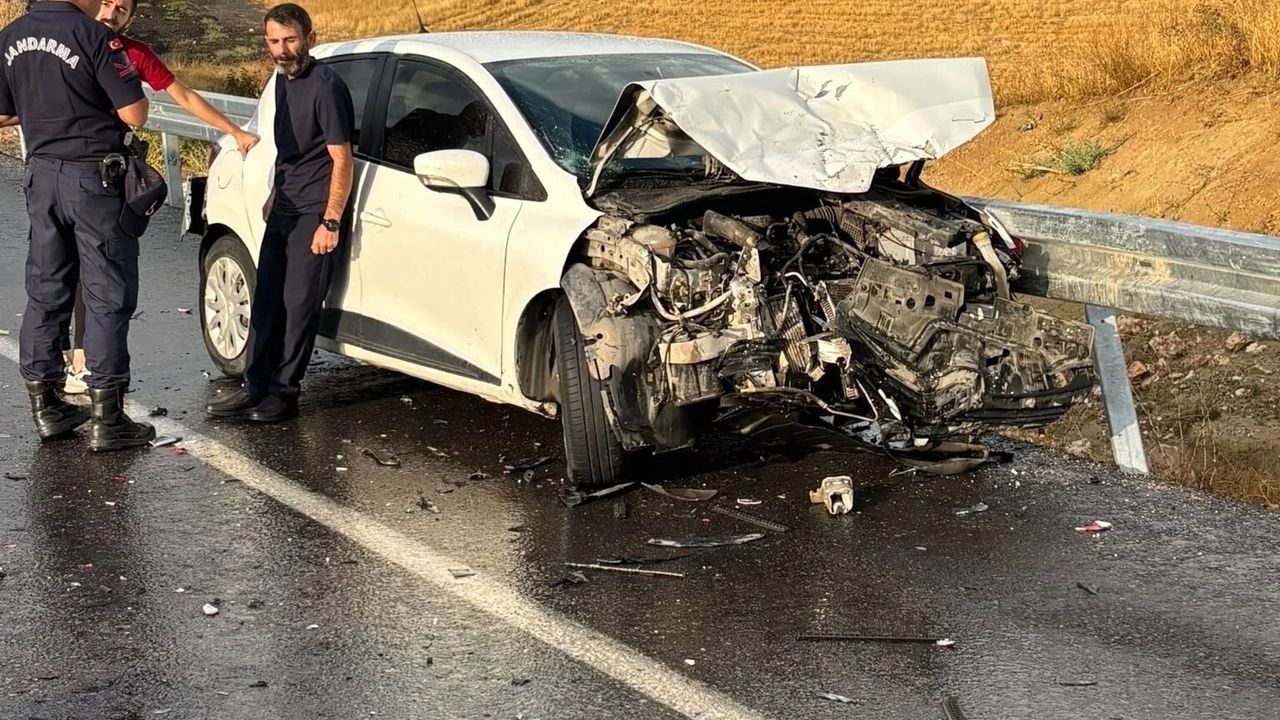 Adıyaman’da Dört Otomobilin Karıştığı Zincirleme Kazada 4 Yaralı