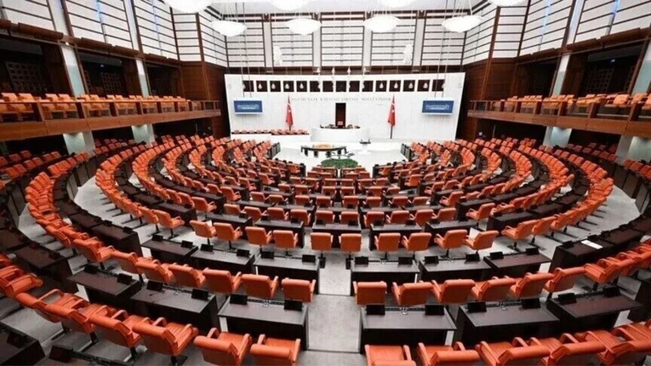 AK Parti’den Fon Tasfiyesi İçin 10 Maddelik Teklif Hazırlığı