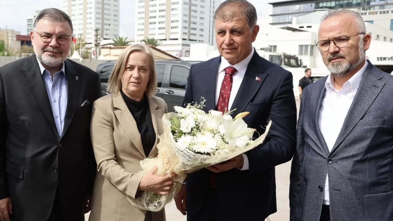 Cemil Tugay’dan AK Parti İzmir İl Başkanlığına ziyaret