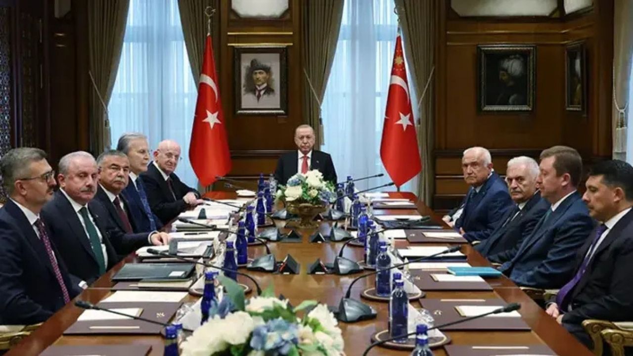 Erdoğan başkanlığındaki Yüksek İstişare Kurulu toplantısı sona erdi