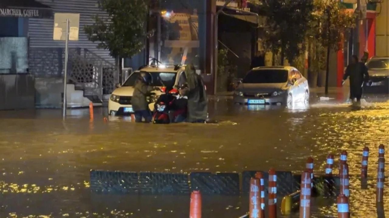 İstanbul’da okullar cuma günü de tatil edildi: Sel bilançosu ağır