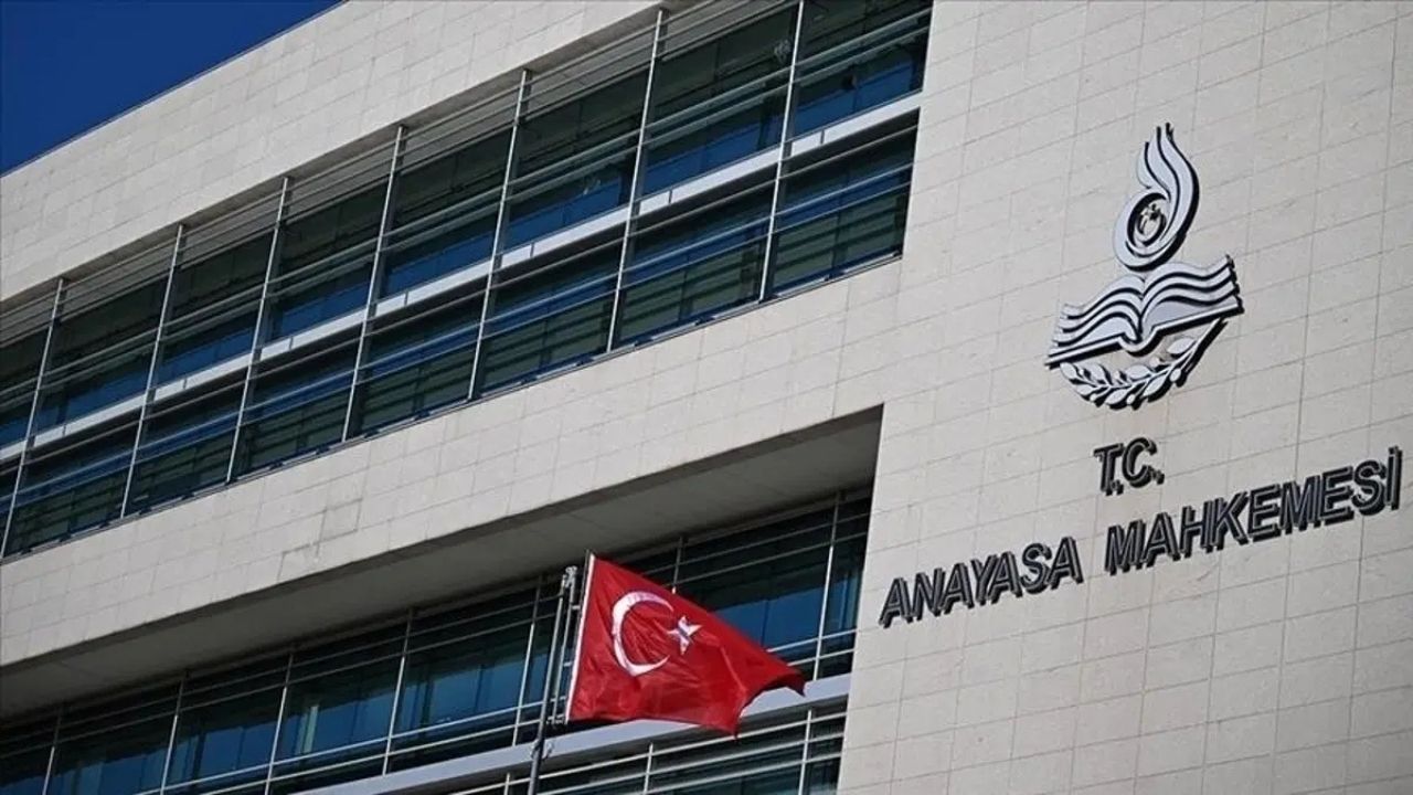 AYM’den 15 siyasi parti hakkında suç duyurusu kararı