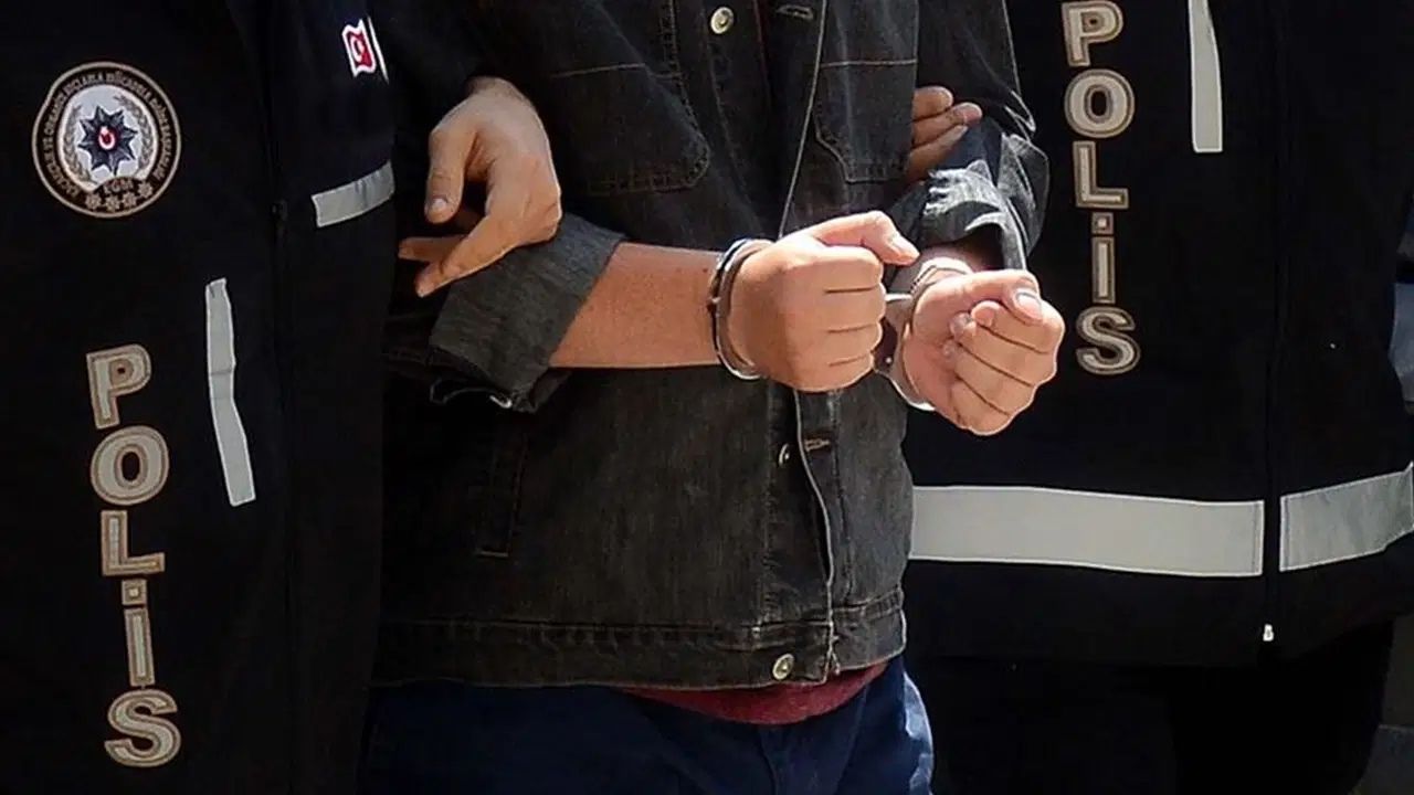 Antalya’da davaları lehe sonuçlandırma vaadiyle 3 kişi gözaltına alındı