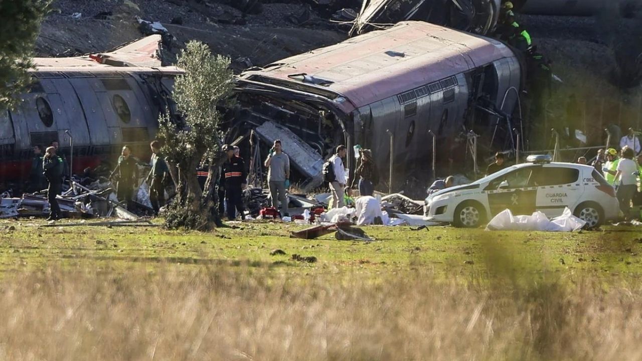 İspanya’da İki Hızlı Tren Çarpıştı: 46 Ölü, 179 Yaralı