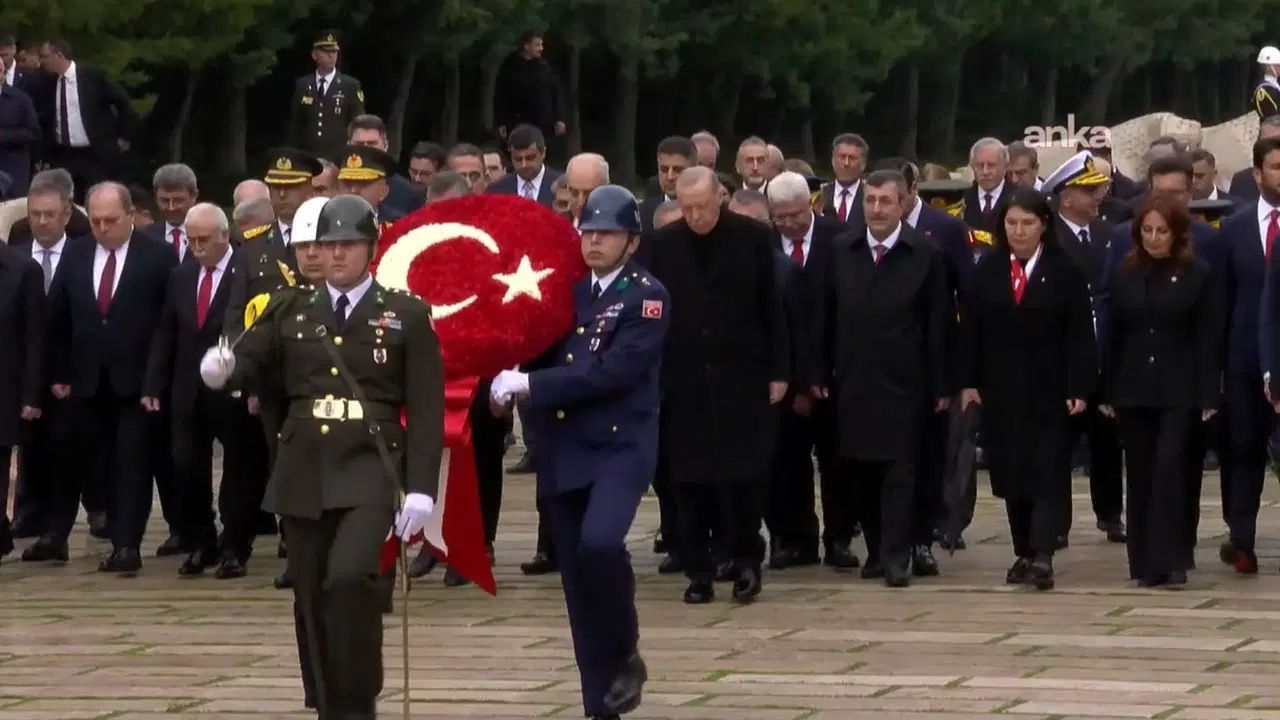 Cumhuriyet’in 103. Yılında Anıtkabir’de Tören: Siyasi Liderler Katıldı