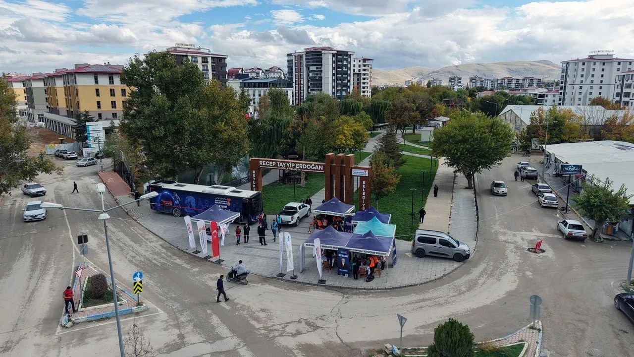 Kahramanmaraş’ta Bilim Otobüsü Elbistanlı Gençlere Kapılarını Açtı