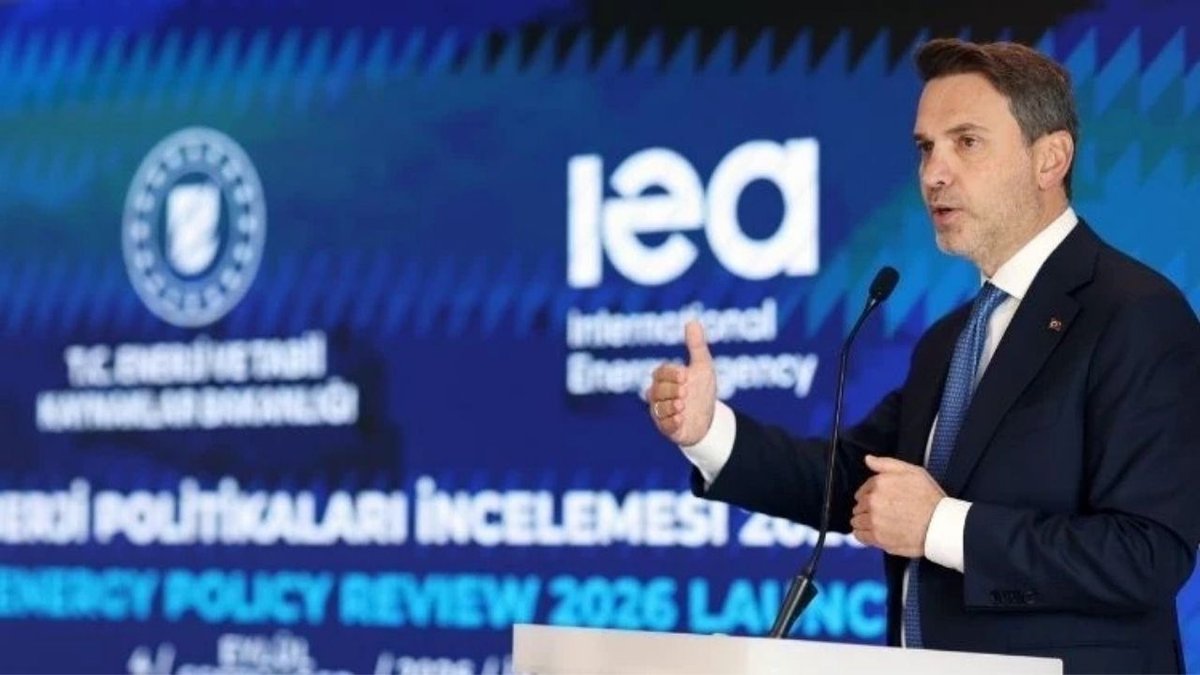 Bakan Bayraktar: Türkiye Yeni Enerji Döneminde Elektrikleşmeyi Merkeze Alacak
