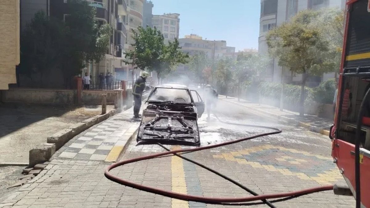 Şanlıurfa’da Otomobil Bir Anda Alev Aldı