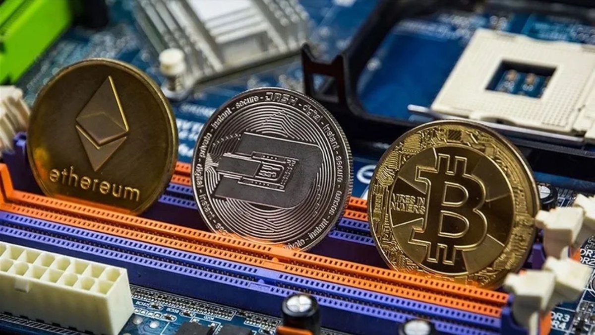 Kripto Pazarında Dalgalanma: Altcoinler Artış Gösterdi, Bitcoin İçin 125 Bin Dolar Umudu